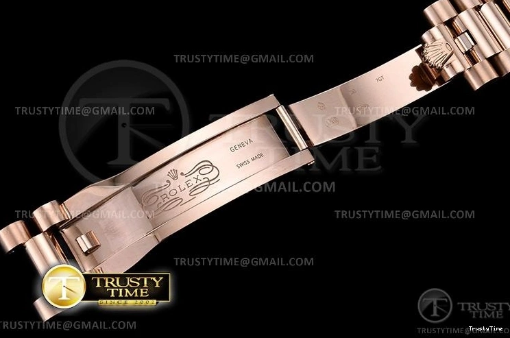 1117 RDD0219J – DayDate 36mm FreshLook 697